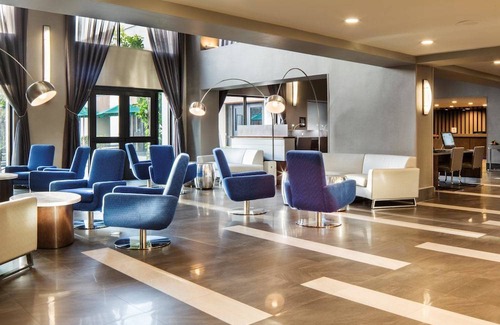 Newark Hotel | Doubletree by Hilton Newark - Fremont