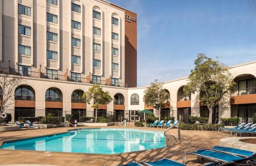 Newark Hotel | Doubletree by Hilton Newark - Fremont