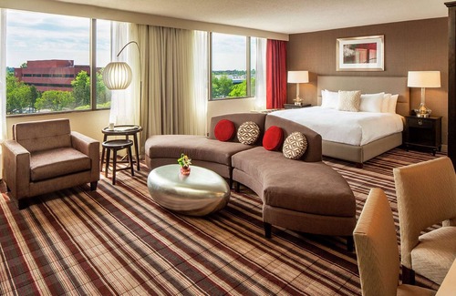 Lake Arbor Hotel | DoubleTree by Hilton Hotel Largo/Washington DC