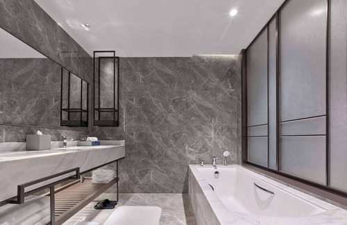 Laishan Hotel | Doubletree By Hilton Yantai Golden Coast Hotel & Suites