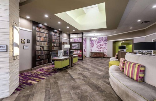 Winston - Salem Hotel | DoubleTree by Hilton Winston Salem - University, NC