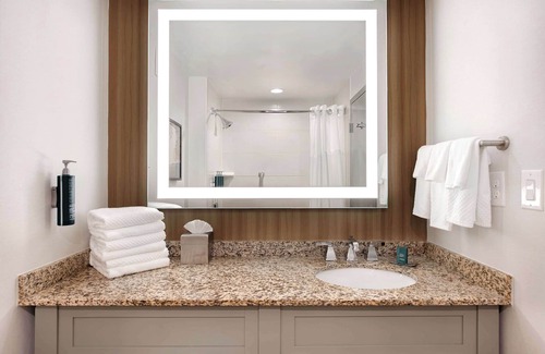 Durham Hotel | DoubleTree Suites by Hilton Raleigh - Durham