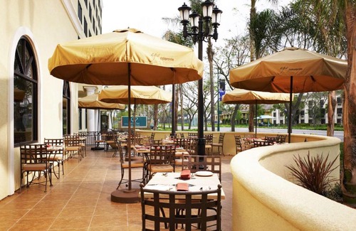 Anaheim Resort Hotel | DoubleTree Suites By Hilton Anaheim Resort/Convention Center