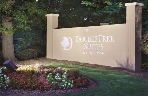 Atlanta Hotel | Doubletree Suites by Hilton at The Battery Atlanta