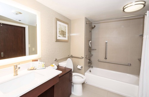 Atlanta Hotel | Doubletree Suites by Hilton at The Battery Atlanta