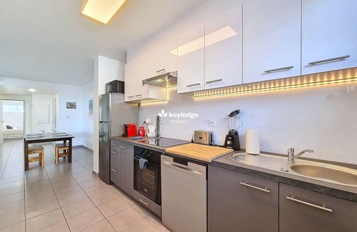 Centre-Ville Apartment | Douceur Exotique – T3 with shared swimming pool - Saint-Pierre dowtown
