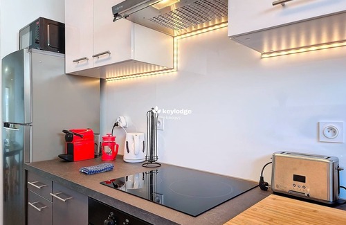 Centre-Ville Apartment | Douceur Exotique – T3 with shared swimming pool - Saint-Pierre dowtown