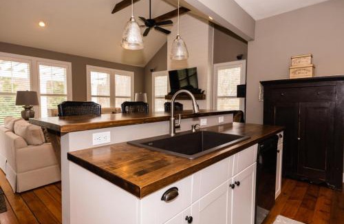 Douglas House | Douglas Cottage - Great location walking distance to both Douglas beach and Downtown!