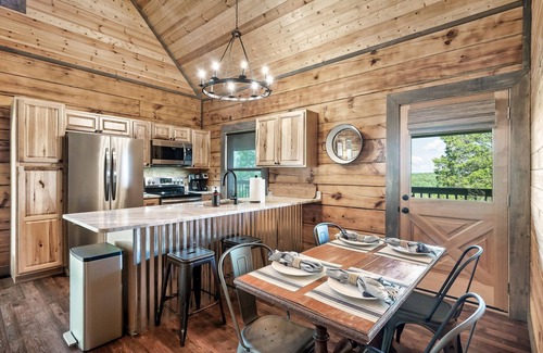 Sevierville Cabin | Douglas Lake Cabin | Near Pigeon Forge | Views | Hot Tub | Sleeps 6