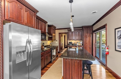 Douglas Condo | Douglas Retreat - Two bedroom condo with High-Speed WIFI, AC, Washer/Dryer.