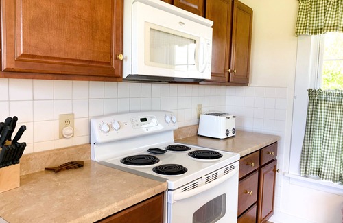 Pulaski House | Douglaston Salmon Run - Meadow Lodge