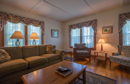 Pulaski Cabin | Douglaston Salmon Run - Salmon Run Lodge