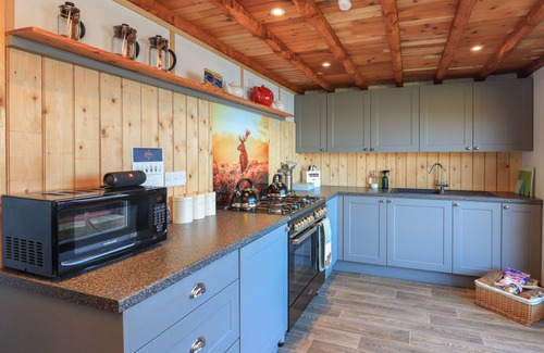 Breakish Cottage | DOUNE BAY LODGE, pet friendly, character holiday cottage in Knoydart