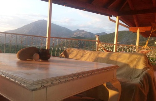Vouvopotamos Ski Chalet | Douskas Place