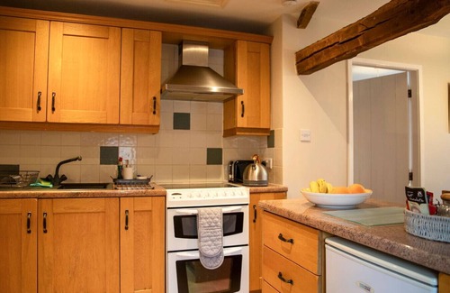 Hartington House | Dove Cottage - Central and Cosy