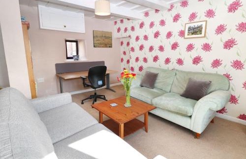Clowne House | Dove Cottage
