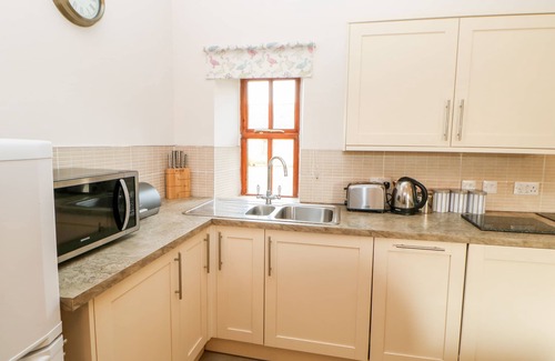Wing Cottage | DOVE COTTAGE, pet friendly, with open fire in Milton
