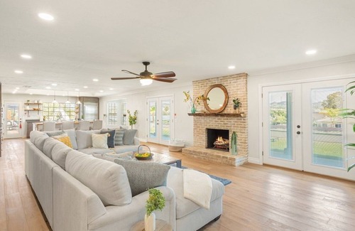 Murrieta House | Dove Creek Retreat-2 1/2 Acres w/Pool & Jacuzzi