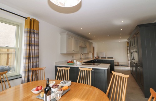 Hartington House | DOVE MEADOWS HOUSE, character holiday cottage in Hartington