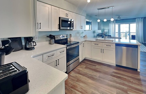 Surf City House | Dove's Landing | Serene Coastal Retreat + Access to Pool & More!