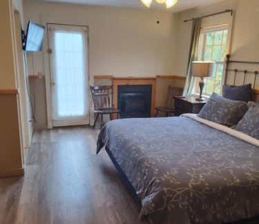 West Dover Bed & Breakfast | Doveberry Inn