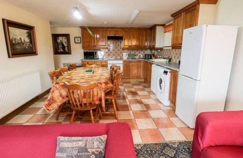 Briggswath Cottage | DOVECOTE COTTAGE, pet friendly in Fylingthorpe