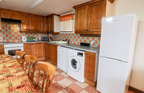 Briggswath Cottage | DOVECOTE COTTAGE, pet friendly in Fylingthorpe