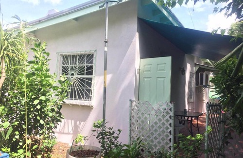 Dover Cottage | Dover Beach - Kismet Garden 1 Bedroom Cottage