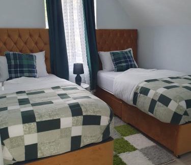 Dover Apartment | Dover Castle & Port, on-site parking, lovely quiet area