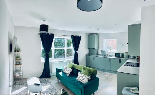 Dover Apartment | Dover Ferry Apartments, private terrace and on-site parking