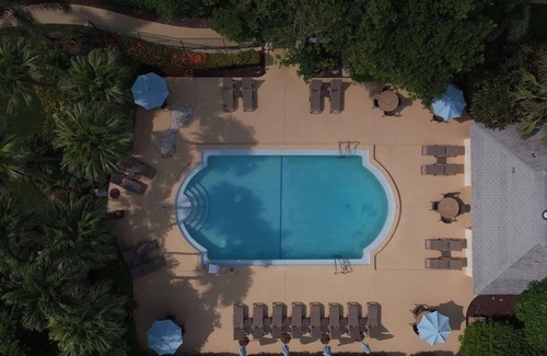 Jog Road Condo | Dover House on the Atlantic Ocean Sun washed beaches are right at your doorstep.