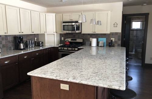 Dover Bay House | Dover Lake House - 15 miles to Schweitzer