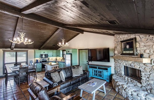 Wayside Cabin | Doves Rest Cabins - Laredo cabin on the North rim
