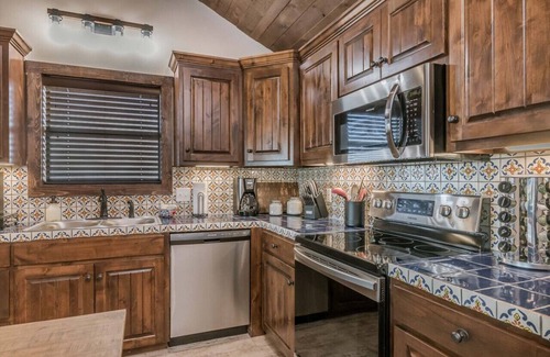 Canyon House | Doves Rest Cabins - Rustlers in the Pasture