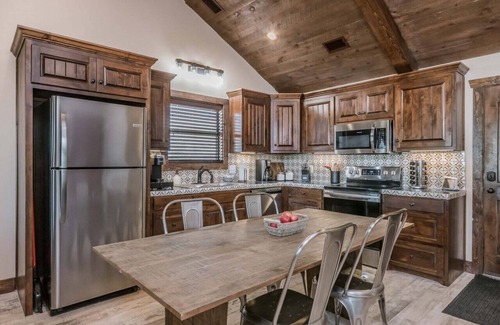 Canyon House | Doves Rest Cabins - Rustlers in the Pasture