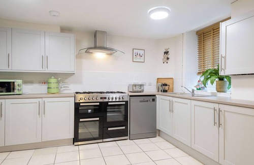 Saddleworth Cottage | DOVESTONE COTTAGE, pet friendly, with open fire in Greenfield