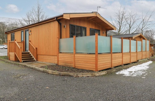 Saddleworth Cottage | DOVESTONE LUXURY LODGES (SLEEPS 4) - PETS WELCOME in Greenfield