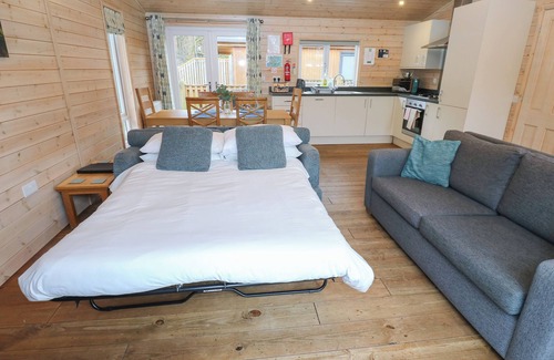 Saddleworth Cottage | DOVESTONE LUXURY LODGES (SLEEPS 6) - PET FREE in Greenfield