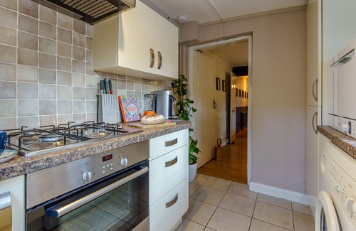 Canterbury House | Dovetail Cottage - Three Bedroom House, Sleeps 6