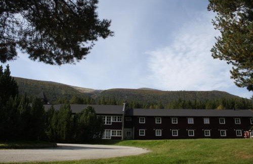 Dovreskogen Hotel | Dovreskogen Gjestegård AS