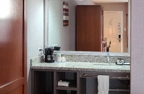 Lone Pine Hotel | Dow Villa Motel