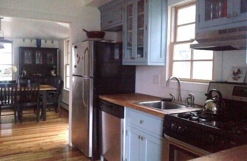 Portsmouth House | Down By The Bay Cottage