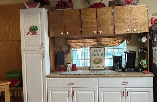 Bebe House | Down The Guadalupe From NB & 3 Hours to TX Coast! On Riverbank- sleeps 18