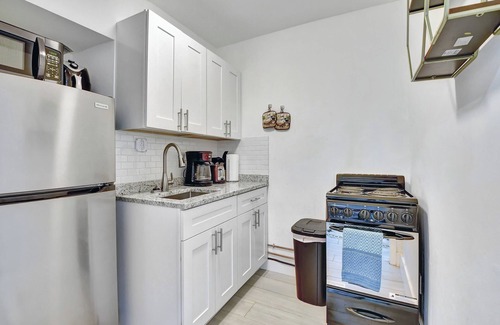 Delray Beach Cottage | Down Town Delray, near Ave and beach, Free parking
