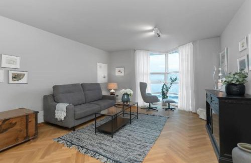 Downtown Apartment | Down town, Ocean view, free park