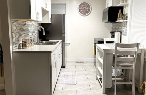 Salem Apartment | Down Town Salem brand-new 1bdr apt