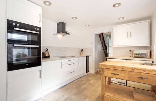 West Looe Cottage | DOWNLEA, pet friendly, character holiday cottage in Looe