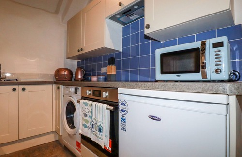 Tintagel Cottage | DOWNROW BARN, pet friendly, character holiday cottage in Tintagel