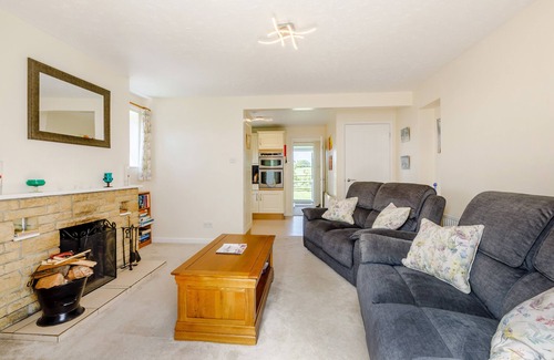 Crewkerne Cottage | DOWNSIDE, pet friendly, with open fire in Mosterton