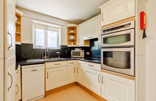 Crewkerne Cottage | DOWNSIDE, pet friendly, with open fire in Mosterton